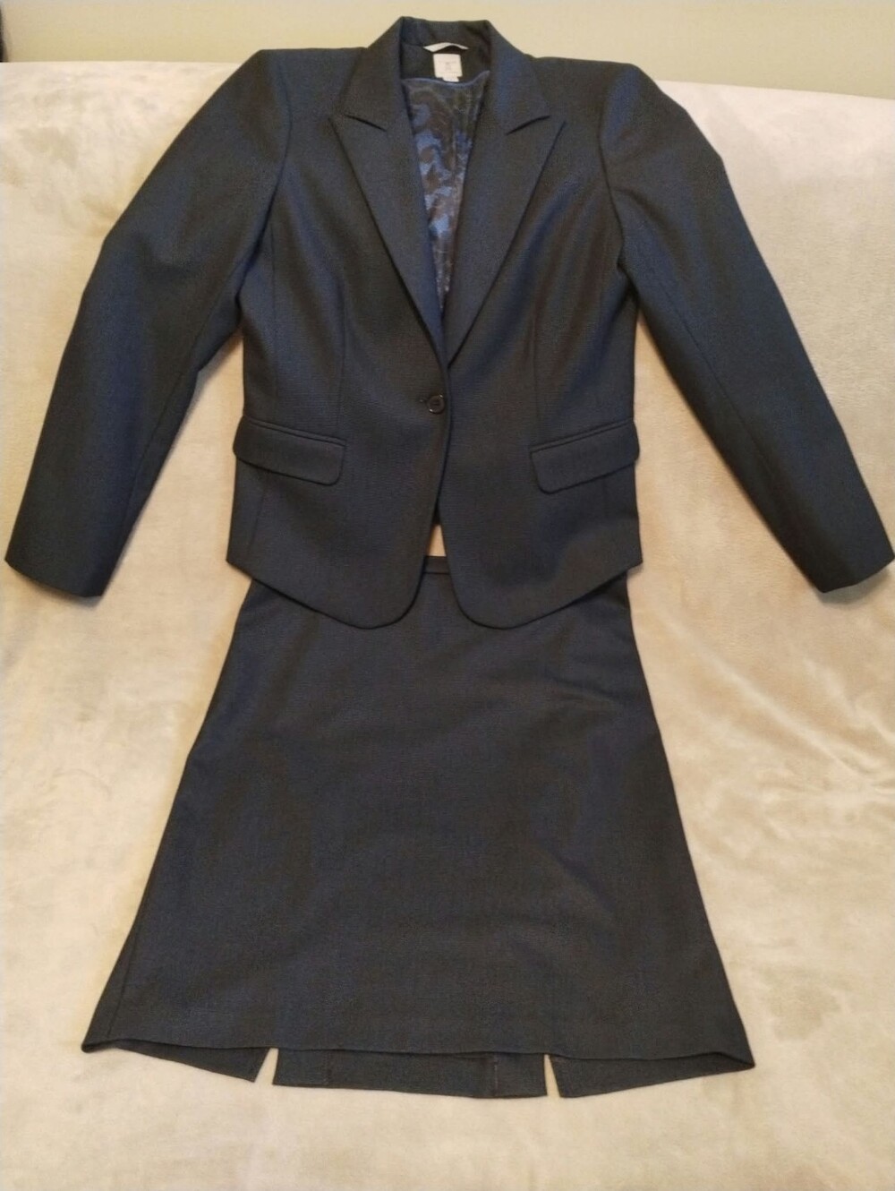 TRISTAN Women's NAVY Blazer and Skirt Suit - Professional Workwear Size 10